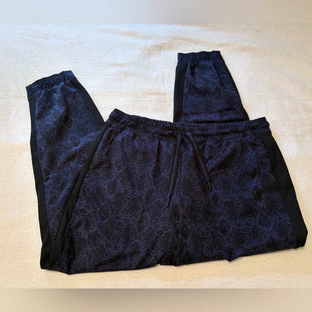 Athleta Navy and Black BrooklynJoggers